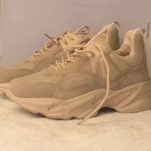 Brand new Steve Madden sneaker